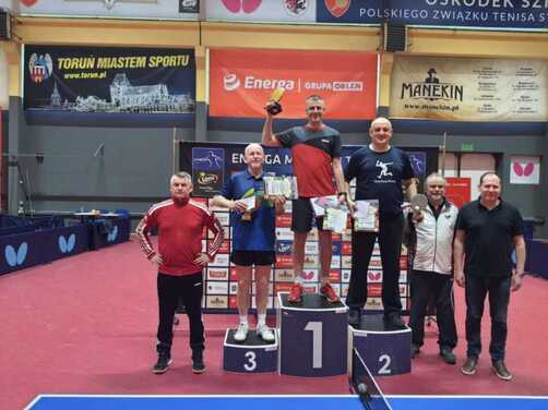 19 39 podium
